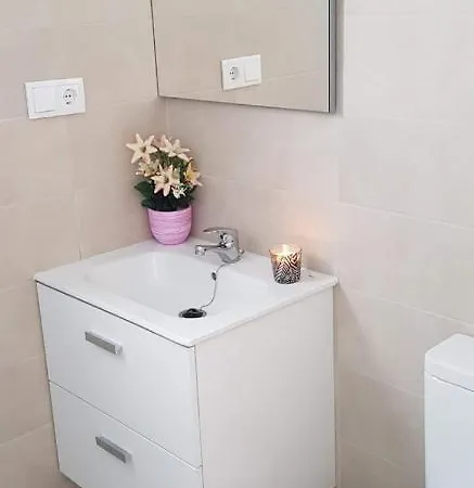 1 1 Bedroom 45 Seconds From The 1 Lägenhet *