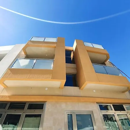 1 1 Bedroom 45 Seconds From The 1 Lägenhet *