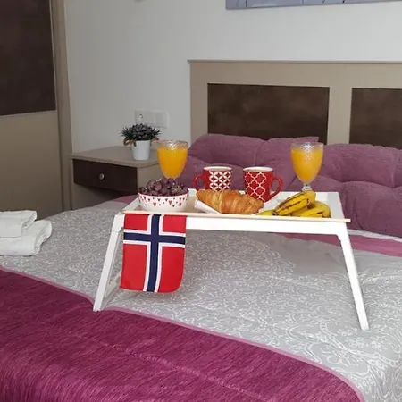 Lägenhet 1 1 Bedroom 45 Seconds From The 1 *